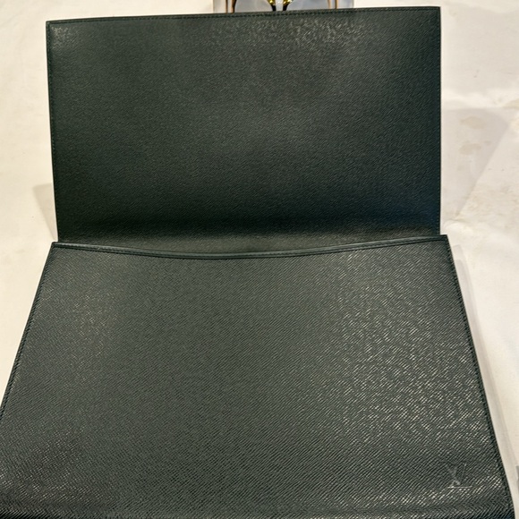 Authentic Louis Vuitton Tyga document pouch - Picture 9 of 12